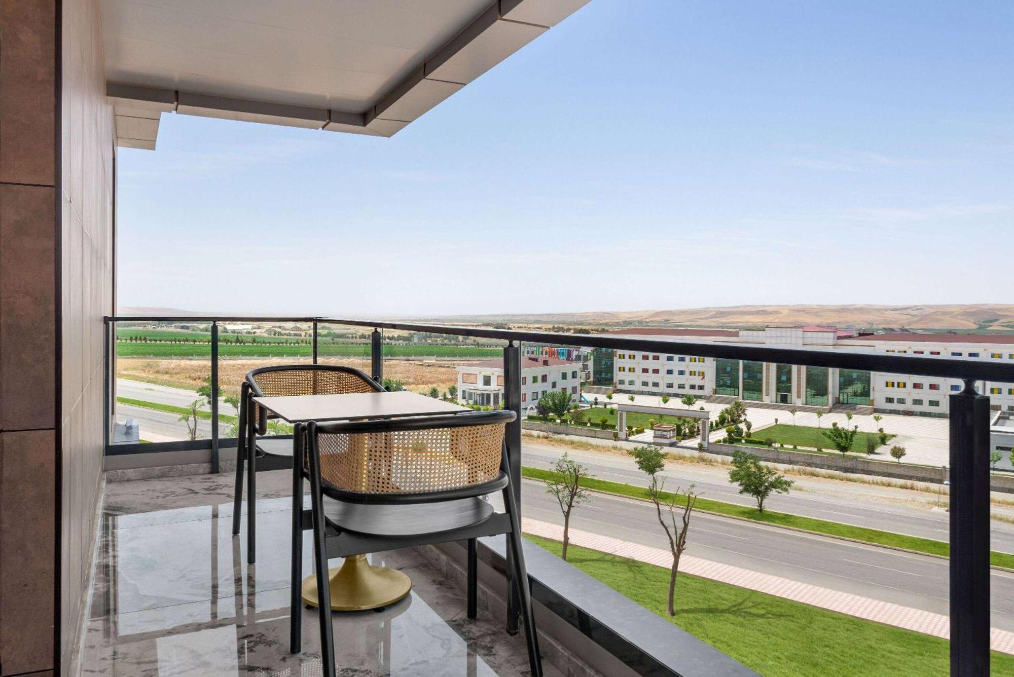 Ramada Plaza By Wyndham Batman Hotel Kültér fotó