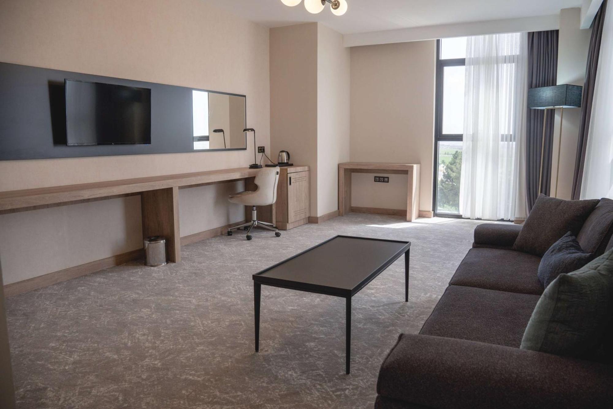 Ramada Plaza By Wyndham Batman Hotel Kültér fotó