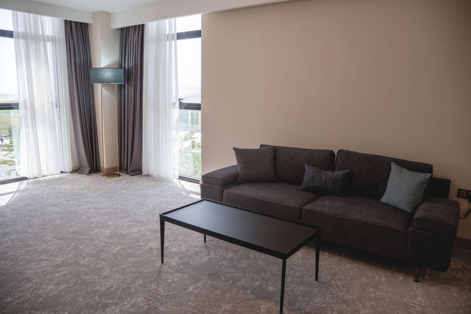 Ramada Plaza By Wyndham Batman Hotel Kültér fotó