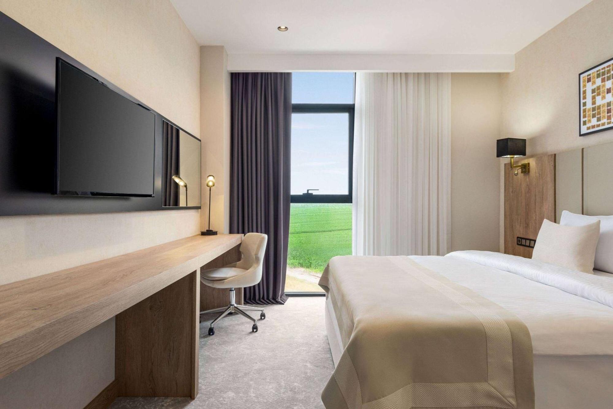 Ramada Plaza By Wyndham Batman Hotel Kültér fotó
