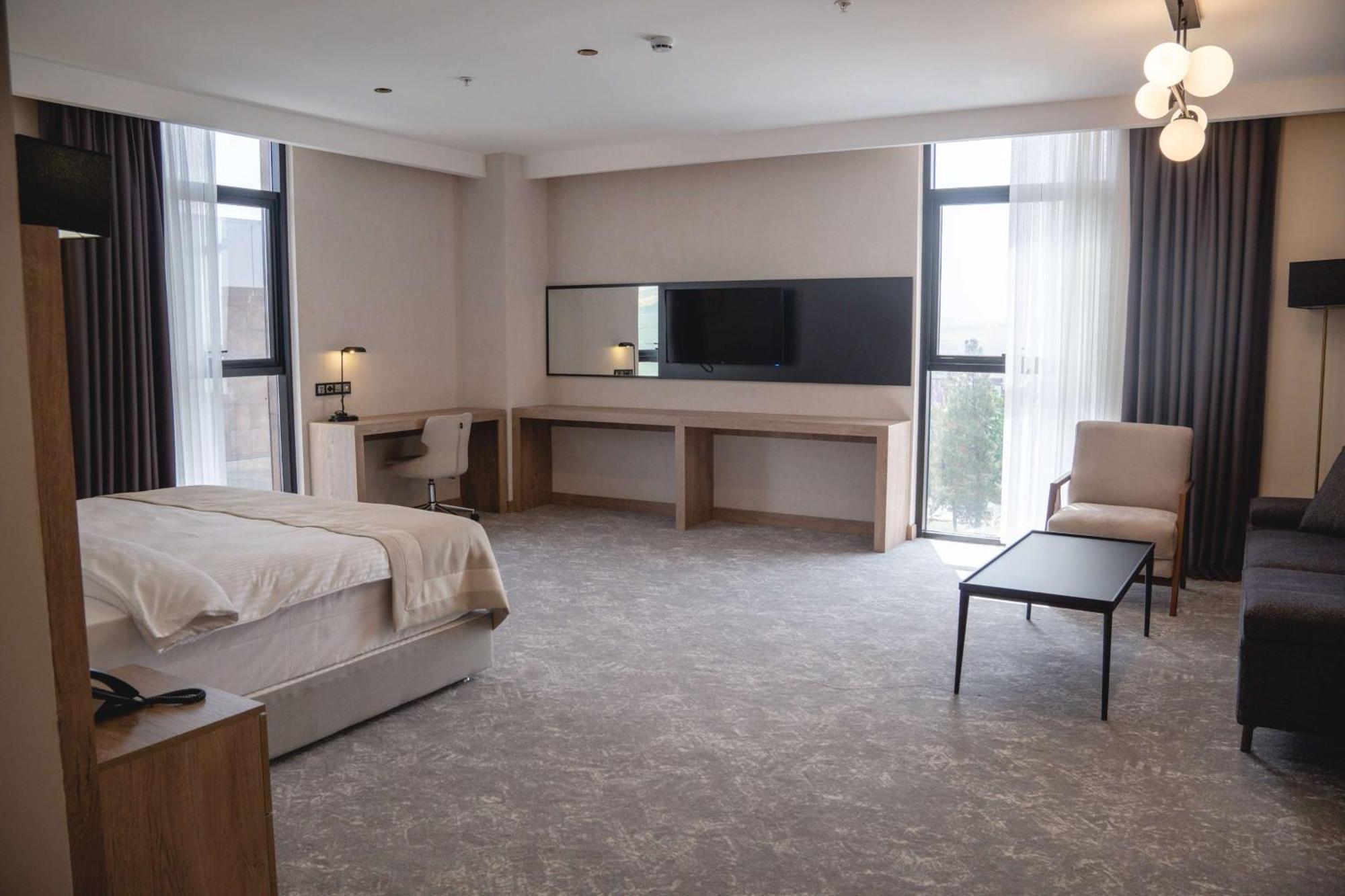 Ramada Plaza By Wyndham Batman Hotel Kültér fotó
